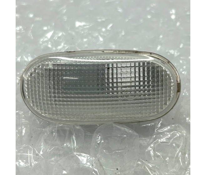 SIDE TURN SIGNAL LAMP FRONT FOR A MITSUBISHI L200 - KB4T