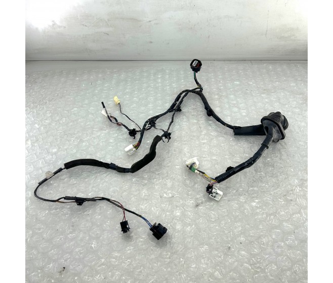 DOOR WIRING LOOM FRONT LEFT FOR A MITSUBISHI CHASSIS ELECTRICAL - 