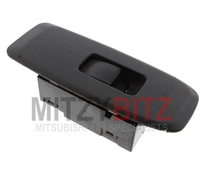 WINDOW SWITCH FRONT LEFT FOR A MITSUBISHI PAJERO - V73W