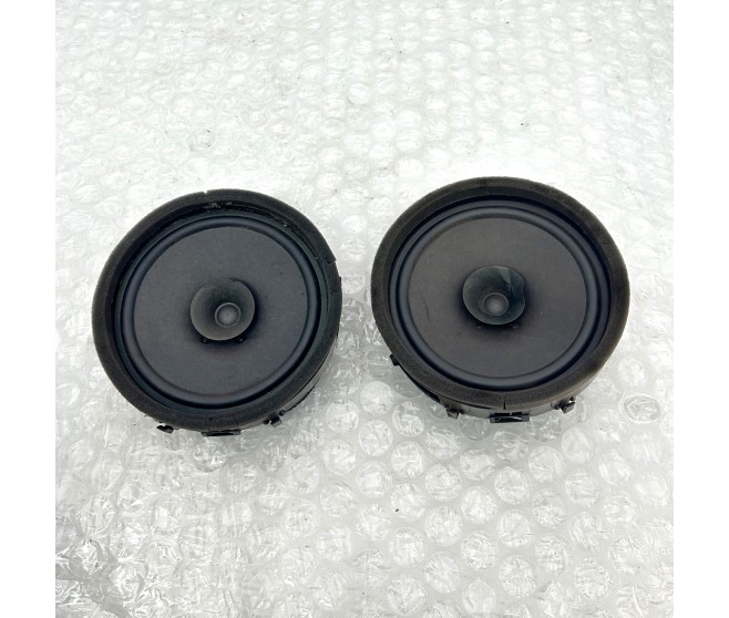 DOOR SPEAKERS FOR A MITSUBISHI PAJERO SPORT - KH6W