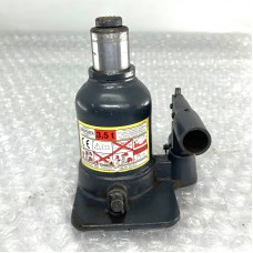 IVECO HYDRAULIC JACK 3.5T