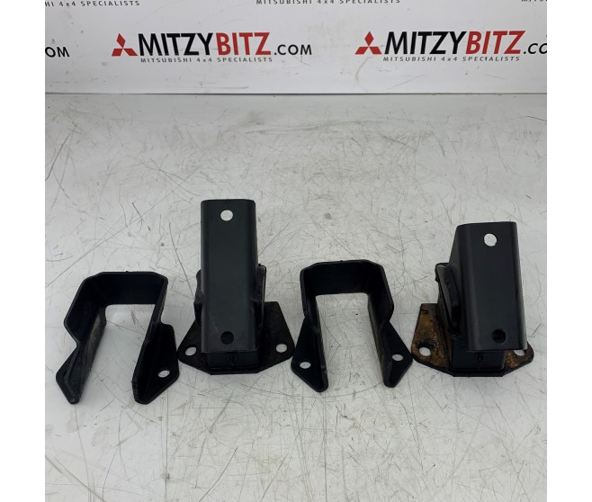 ENGINE MOUNTS LEFT AND RIGHT FOR A MITSUBISHI K60,70# - ENGINE MOUNTING & SUPPORT