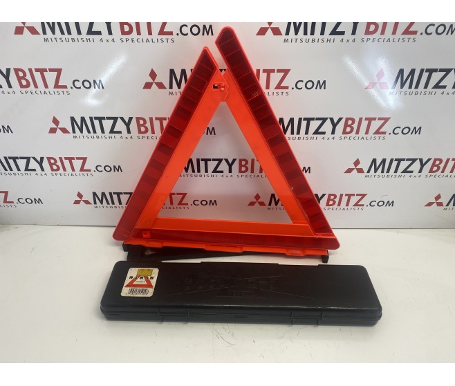 JAPANESE HAZARD WARNING TRIANGLE FOR A MITSUBISHI CW0# - JAPANESE HAZARD WARNING TRIANGLE