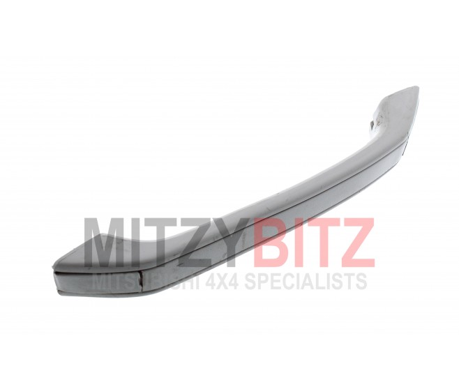 BOOT DOOR INSIDE PULL HANDLE FOR A MITSUBISHI PAJERO - V76W
