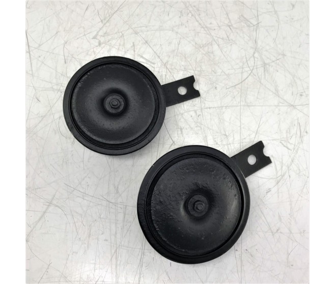 HIGH AND LOW TONE HORNS FOR A MITSUBISHI L04,14# - HORN & BUZZER