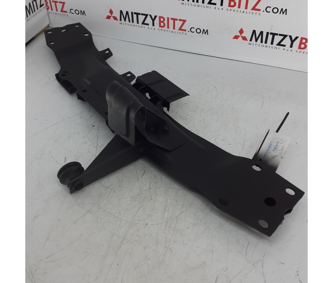TRANSMISSION MOUNTING CROSSMEMBER FOR A MITSUBISHI PAJERO - L049G
