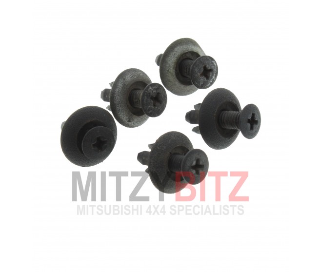 5 FUEL FILLER PIPE COVER HOLDING CLIPS FOR A MITSUBISHI MONTERO SPORT - K86W
