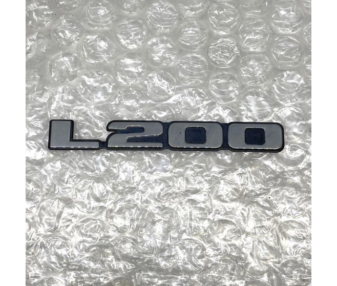 L200 DECAL BADGE MARK FOR A MITSUBISHI L200 - K64T