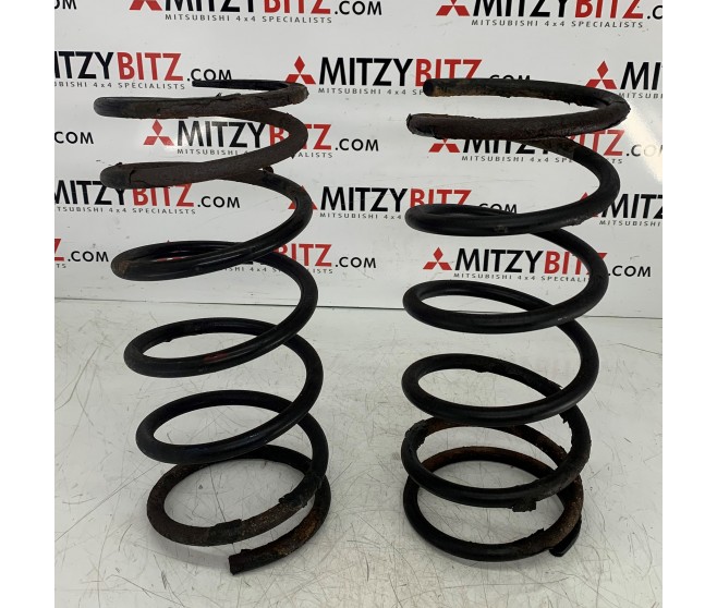 REAR COIL SPRINGS FOR A MITSUBISHI V10-40# - REAR COIL SPRINGS
