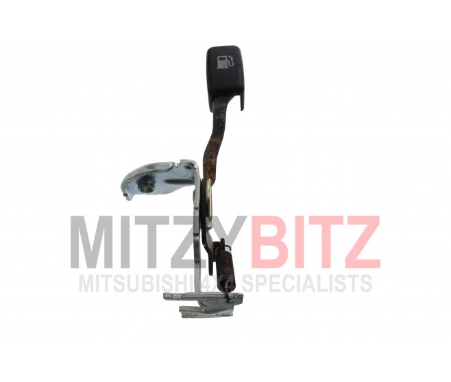 FUEL FILLER RELESE HANDLE FOR A MITSUBISHI BODY - 