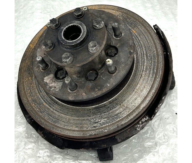 WHEEL HUB KNUCKLE FRONT RIGHT FOR A MITSUBISHI PAJERO - V44W
