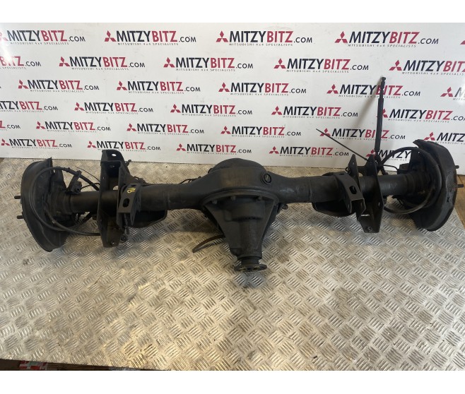 REAR AXLE WITH 4.875 REAR LOCKING DIFF FOR A MITSUBISHI V10-40# - REAR AXLE DIFFERENTIAL