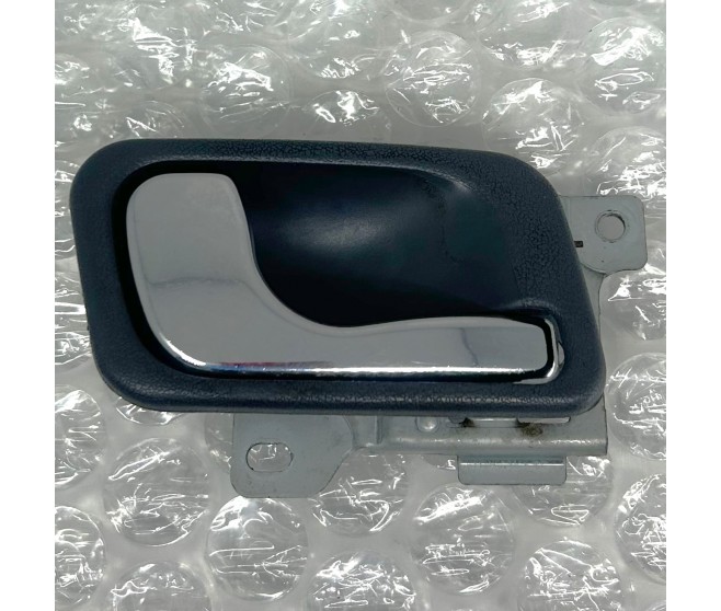 CHROME INSIDE DOOR HANDLE RIGHT FOR A MITSUBISHI PAJERO - V46WG