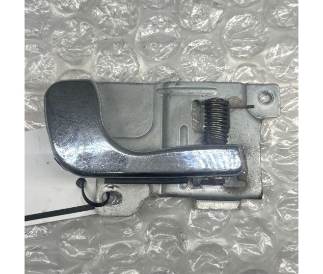 CHROME INSIDE DOOR HANDLE RIGHT FOR A MITSUBISHI PAJERO - V45W