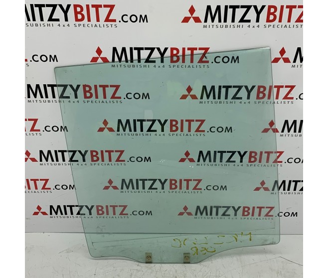 REAR RIGHT DOOR WINDOW GLASS FOR A MITSUBISHI V20-50# - REAR RIGHT DOOR WINDOW GLASS