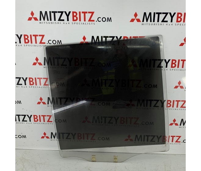 DOOR GLASS REAR RIGHT FOR A MITSUBISHI V20-50# - REAR DOOR PANEL & GLASS