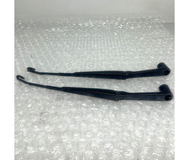 FRONT WIPER ARMS FOR A MITSUBISHI V20-50# - WINDSHIELD WIPER & WASHER