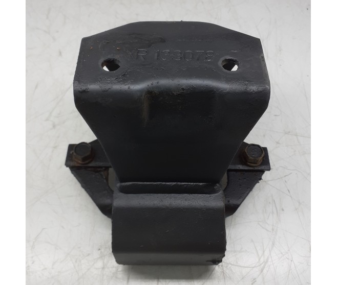 ENGINE REAR MOUNTING FOR A MITSUBISHI V20-50# - ENGINE REAR MOUNTING