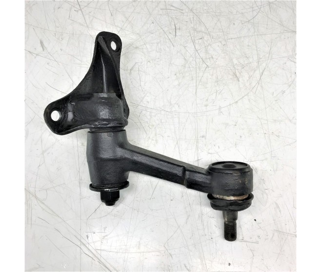 STEERING IDLER ARM FOR A MITSUBISHI PAJERO - L044G