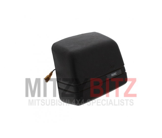 STEERING WHEEL CENTRE PAD WITH HORN CONTROL FOR A MITSUBISHI L0/P0# - STEERING WHEEL
