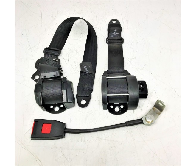 AFTERMARKET SEAT BELT AND BUCKLE FRONT LEFT FOR A MITSUBISHI PAJERO - L149G