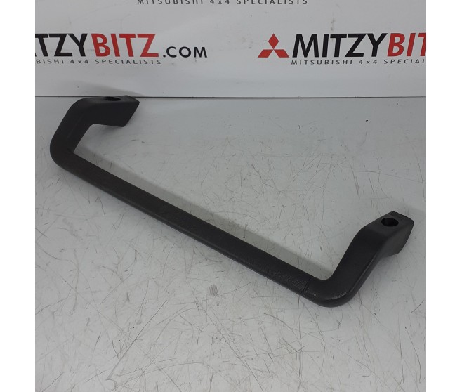 INSTRUMENT PANEL ASSIST GRIP FOR A MITSUBISHI L04,14# - INSTRUMENT PANEL ASSIST GRIP