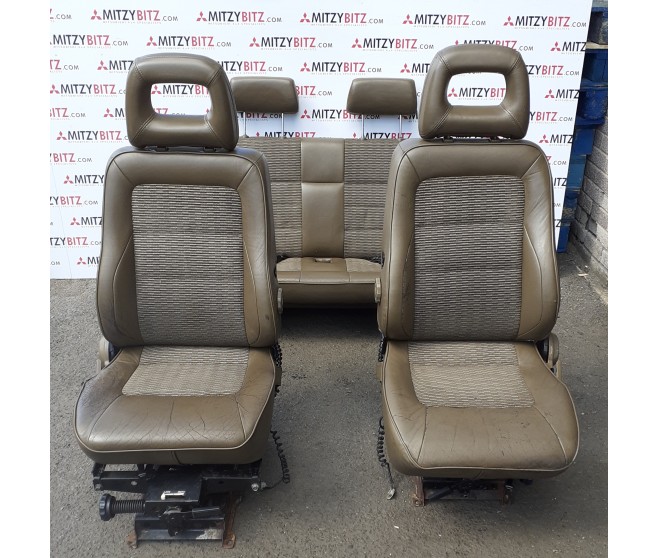 FRONT SEATS AND SECOND ROW SEATS SET FOR A MITSUBISHI PAJERO - L146G