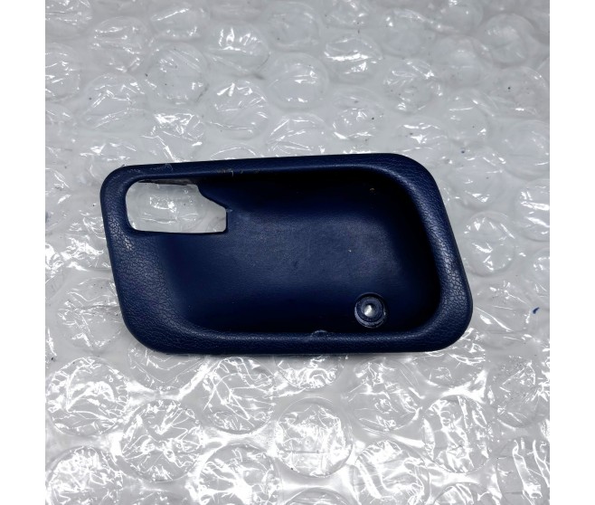 INSIDE DOOR HANDLE TRIM COVER BLUE RIGHT  FOR A MITSUBISHI RVR - N23W