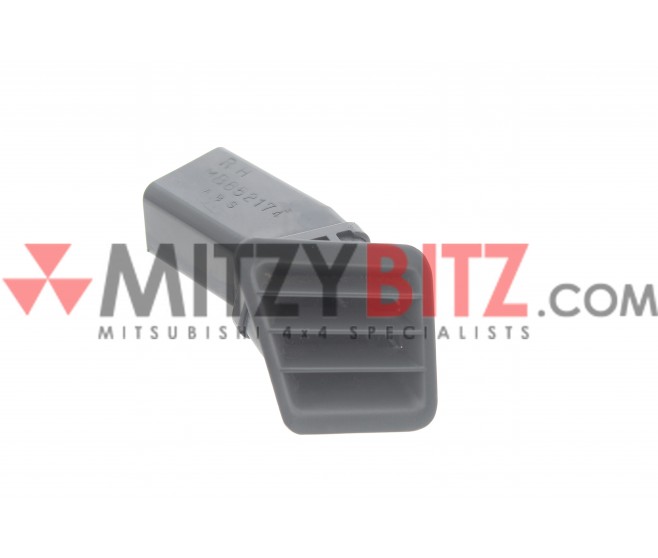 SMALL UPPER DASH VENT FRONT RIGHT FOR A MITSUBISHI V10-40# - SMALL UPPER DASH VENT FRONT RIGHT