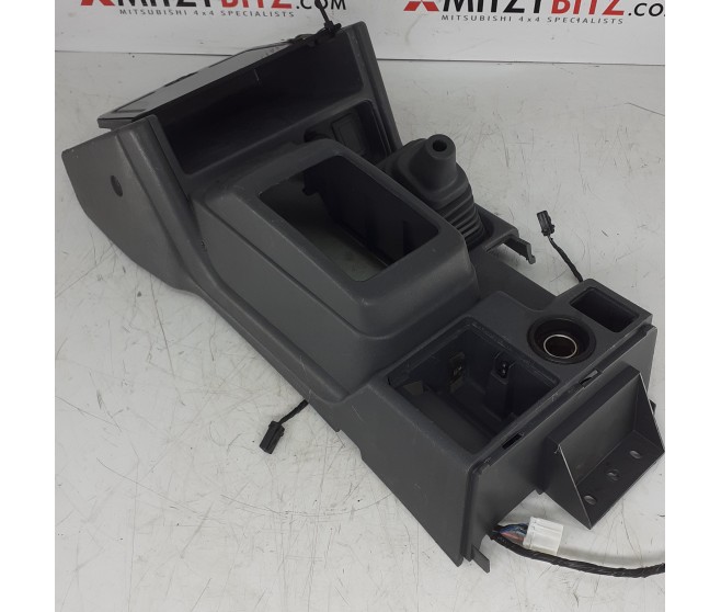 FRONT FLOOR CONSOLE FOR A MITSUBISHI V20-50# - CONSOLE