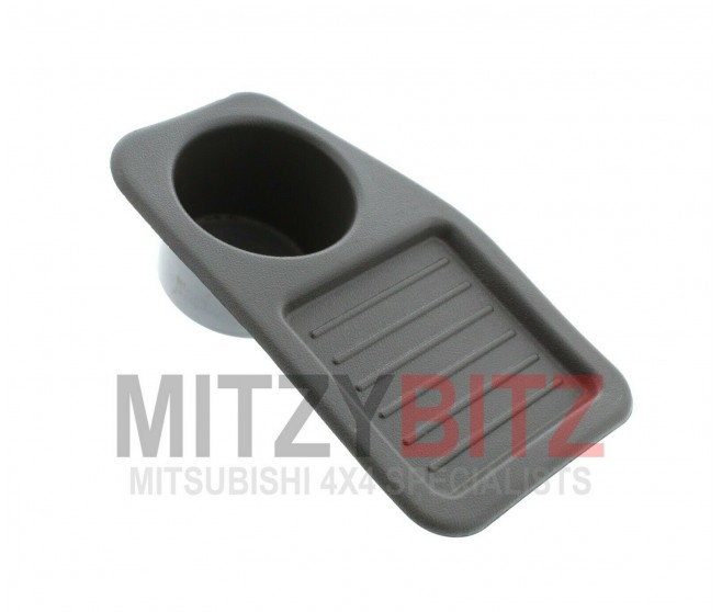2ND ROW SEAT CUP HOLDER TRAY REAR RIGHT FOR A MITSUBISHI PAJERO/MONTERO - V25W