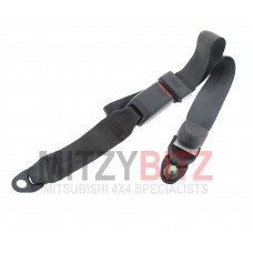 2ND ROW CENTRE SEAT BELT WITH CATCH ( GREY ) LWB 5 DOOR MODELS ONLY