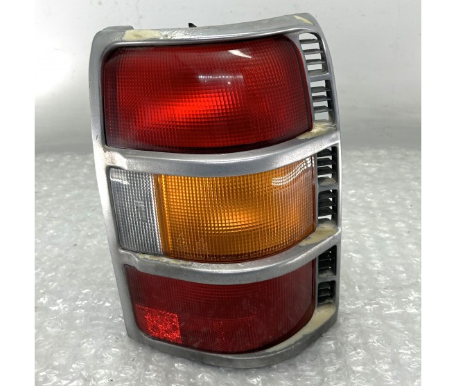 RIGHT REAR LIGHT NO LOOM CHROME FOR A MITSUBISHI CHASSIS ELECTRICAL - 