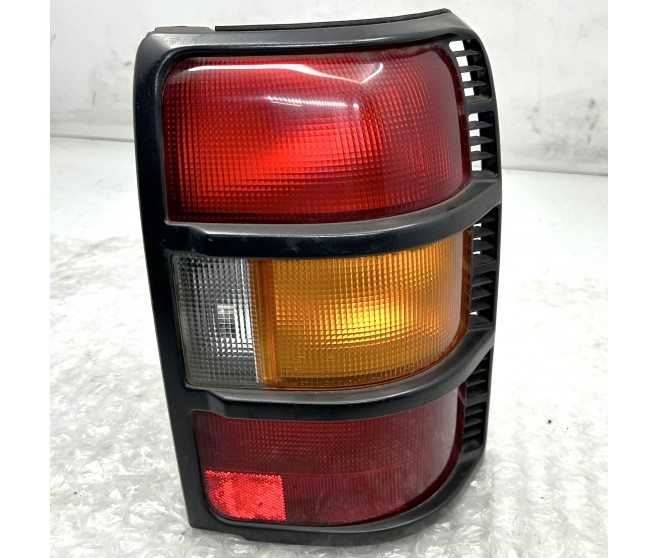 BODY LAMP NO LOOM REAR RIGHT FOR A MITSUBISHI CHASSIS ELECTRICAL - 