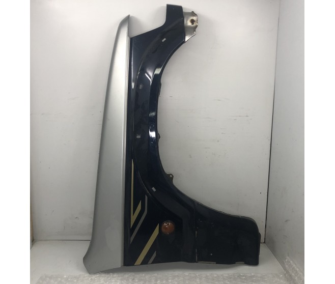 RIGHT FRONT WING FOR A MITSUBISHI V20-50# - FENDER & FRONT END COVER
