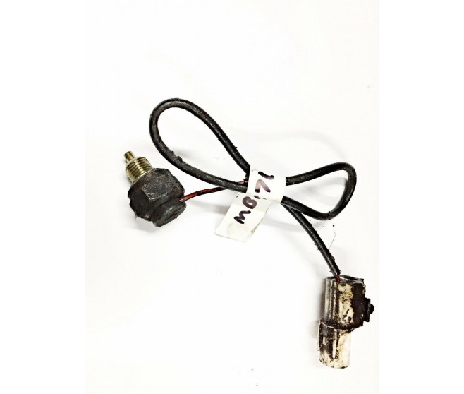 TRANSFER BOX H-L GEARSHIFT LAMP SWITCH FOR A MITSUBISHI MONTERO - V43W