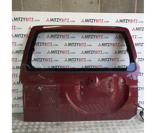 TAILGATE FOR A MITSUBISHI V20,40# - BACK DOOR PANEL & GLASS