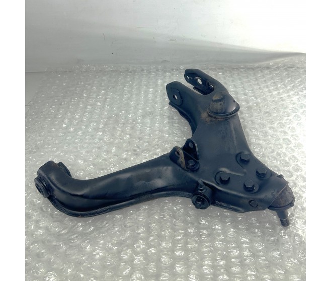 FRONT SUSPENSION ARM LOWER LEFT FOR A MITSUBISHI PAJERO - V33W