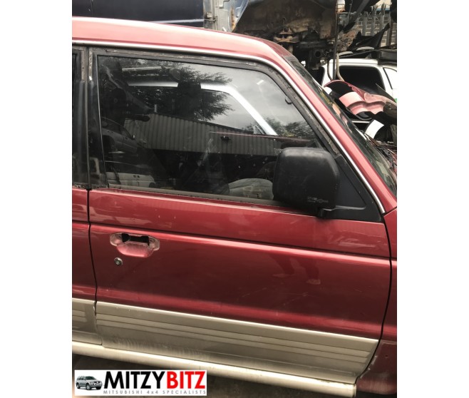 BARE DOOR FRONT RIGHT FOR A MITSUBISHI V20-50# - BARE DOOR FRONT RIGHT