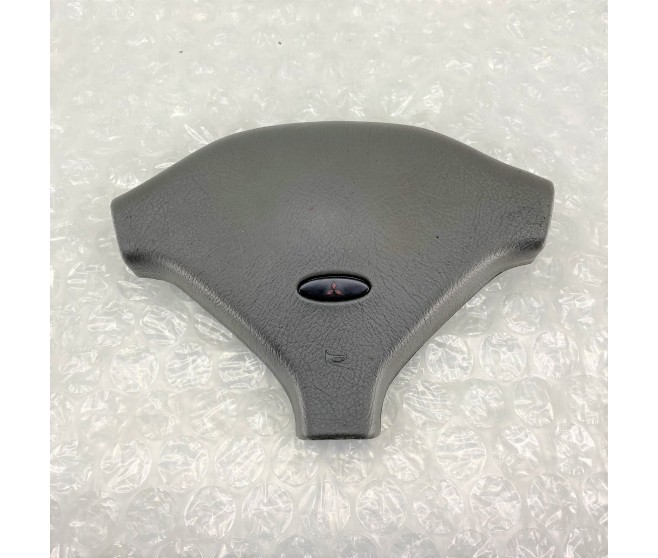 GREY STEERING WHEEL CENTRE PAD ONLY FOR A MITSUBISHI STEERING - 