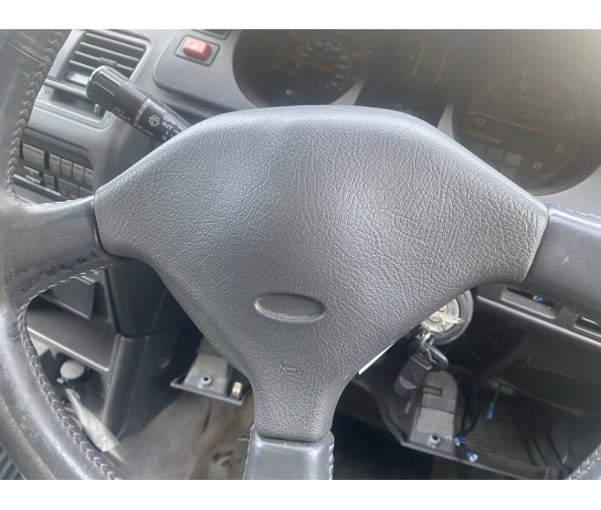 GREY STEERING WHEEL CENTRE PAD ONLY FOR A MITSUBISHI STEERING - 