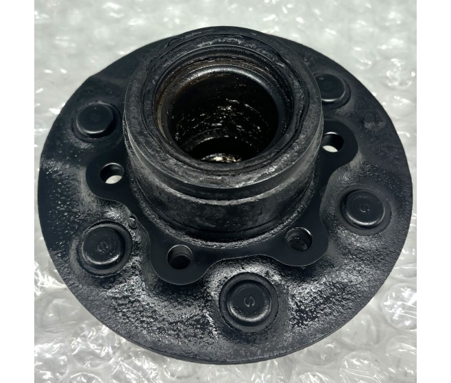 FRONT WHEEL BEARING HUB ONLY FOR A MITSUBISHI V20-50# - FRONT WHEEL BEARING HUB ONLY