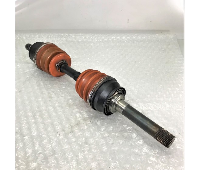 FRONT LEFT DRIVESHAFT FOR A MITSUBISHI DELICA SPACE GEAR/CARGO - PD4W