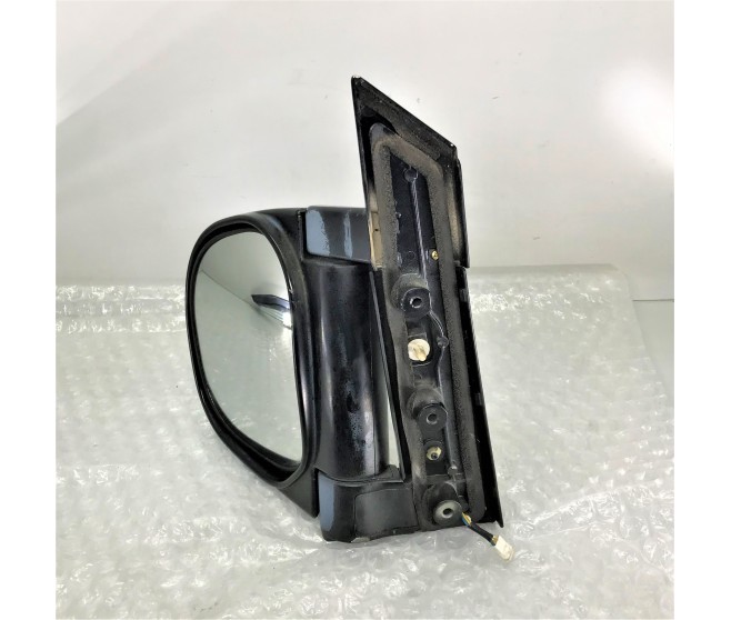 WING MIRROR FRONT LEFT FOR A MITSUBISHI DELICA SPACE GEAR/CARGO - PD8W