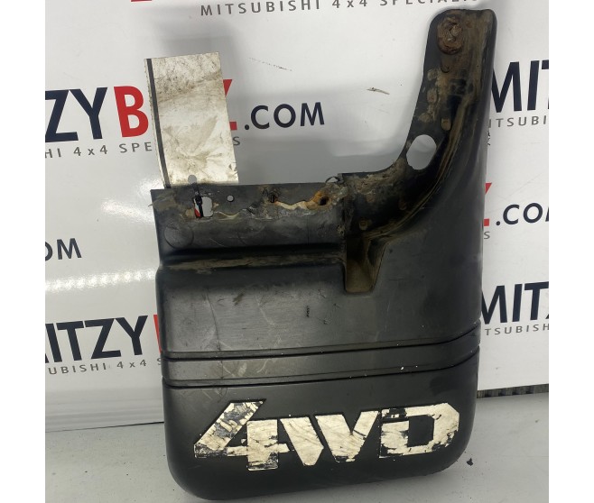 4WD MUD FLAP REAR RIGHT FOR A MITSUBISHI DELICA SPACE GEAR/CARGO - PD5V