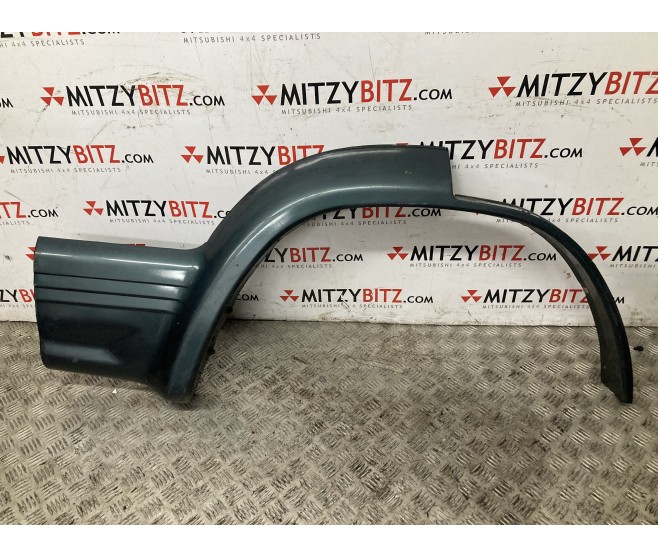 REAR RIGHT OVERFENDER WHEEL ARCH TRIM FOR A MITSUBISHI V10-40# - REAR RIGHT OVERFENDER WHEEL ARCH TRIM