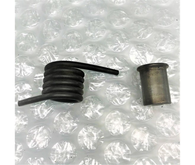 TIMING BELT TENSIONER SPRING AND SPACER FOR A MITSUBISHI PAJERO/MONTERO - V24W