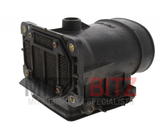 E5T05071 AIR CLEANER AIR FLOW FOR A MITSUBISHI PAJERO/MONTERO - V23C