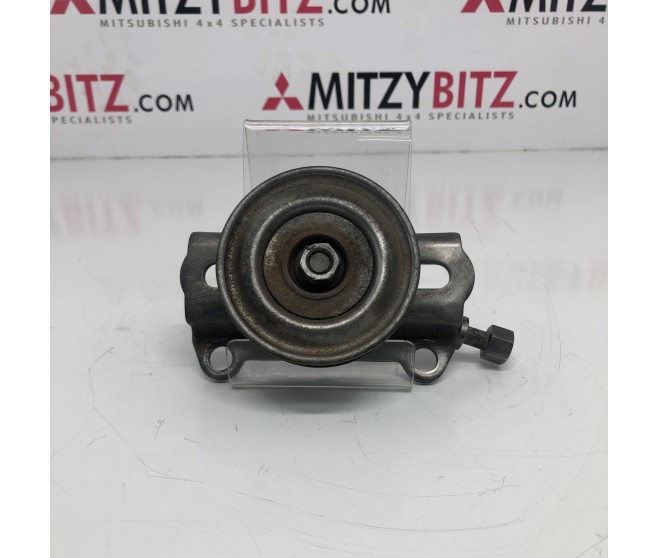 WATER PUMP IDLER PULLEY AND BRACKET FOR A MITSUBISHI PAJERO - V45W