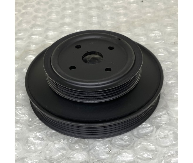 COOLING FAN PULLEY FOR A MITSUBISHI PAJERO/MONTERO - V43W